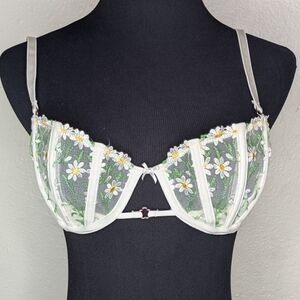 NWOT Victoria Secret Dream Angel Bra Unlined Push Up Without Padding Size 34C